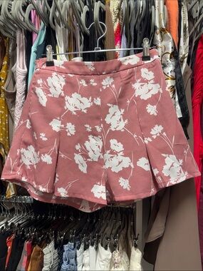 Pink Floral Pleated Short